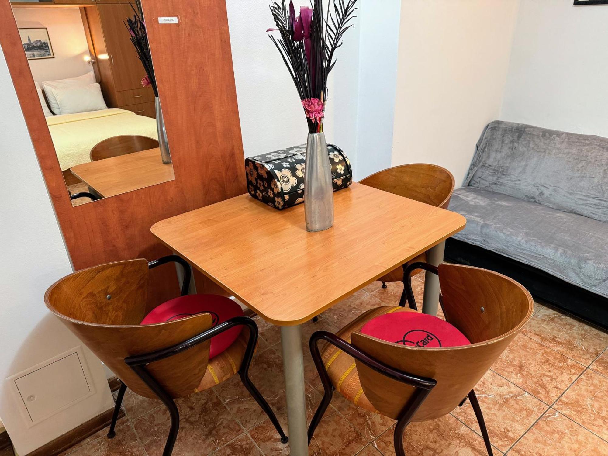 Grgur Studio Apartments Сплит Экстерьер фото