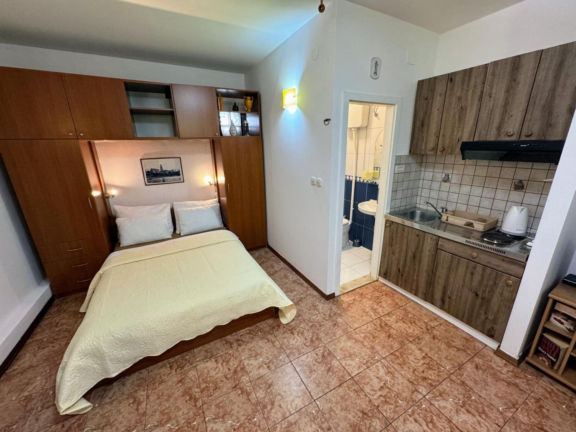 Grgur Studio Apartments Сплит Экстерьер фото