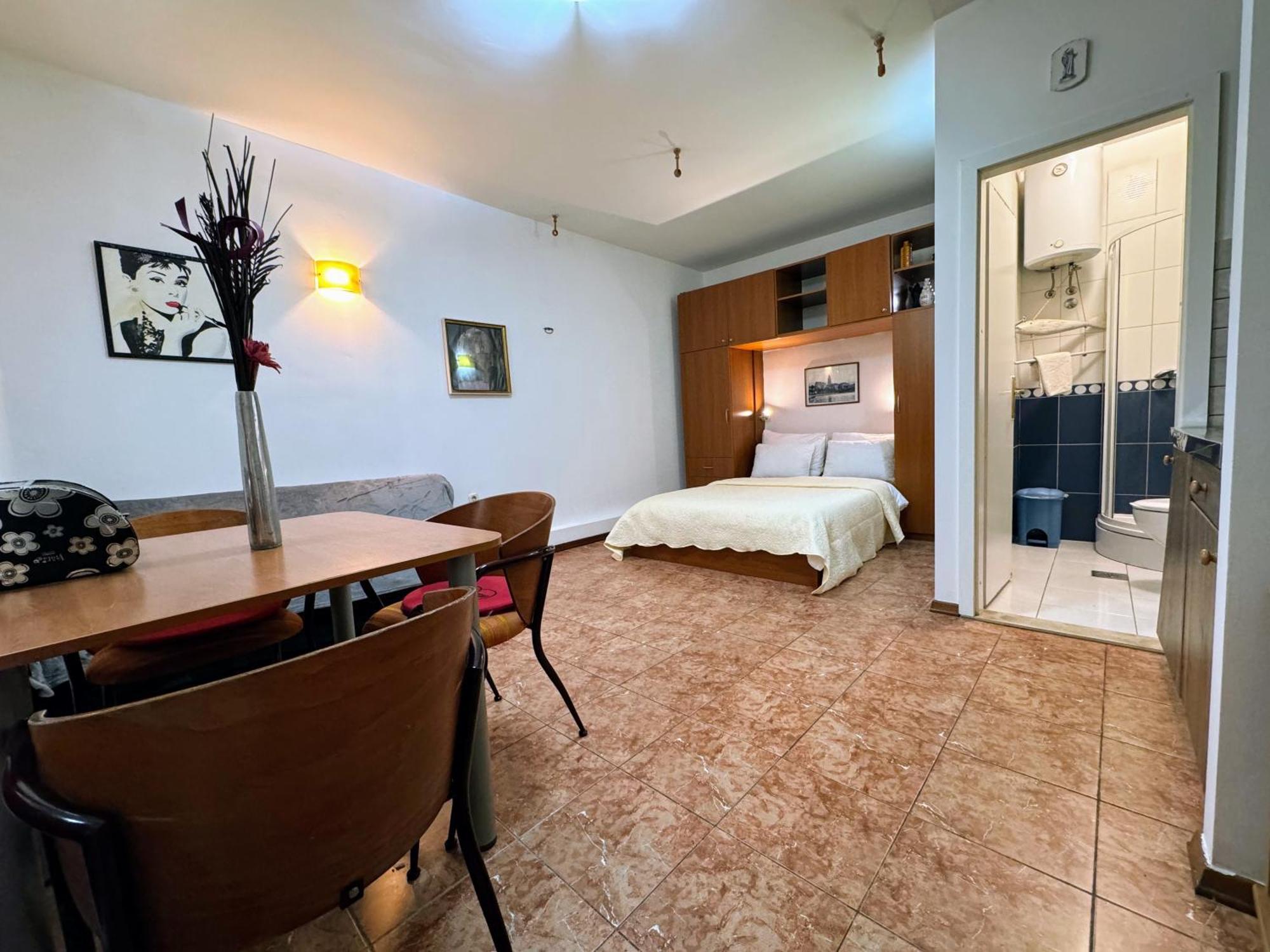 Grgur Studio Apartments Сплит Экстерьер фото